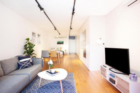 Stylish Studio with Balcony near Darling Square